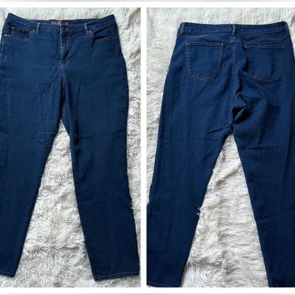 Gloria Vanderbilt Straight Leg Dark Wash Jeans Size 16 - Picture 1 of 6